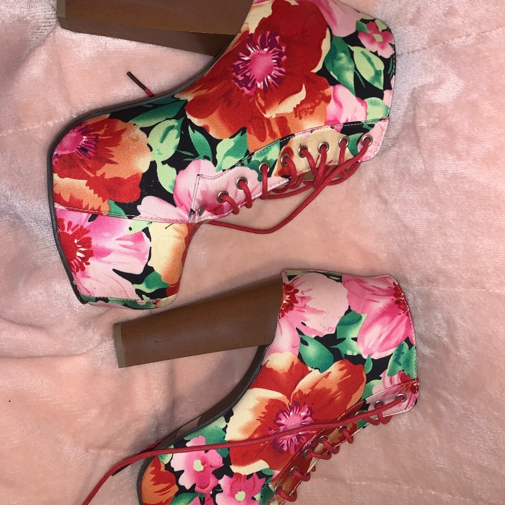 Floral Boots - Picture 2 of 3